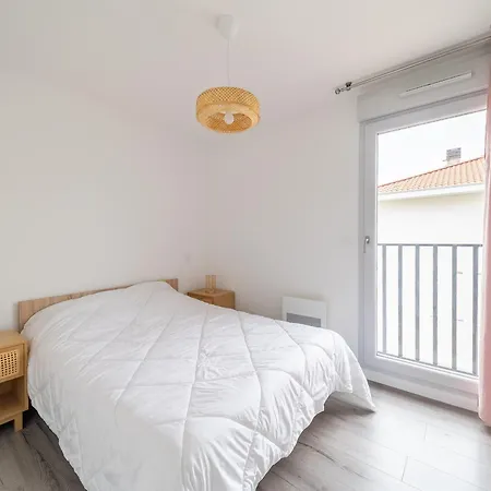 Centre-ville, Balcon - 4 Pers. - Fr-1-319-643 * Parentis-en-Born