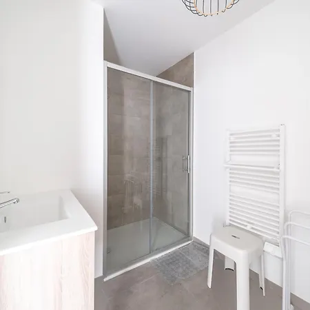 Centre-ville, Balcon - 4 Pers. - Fr-1-319-643 *